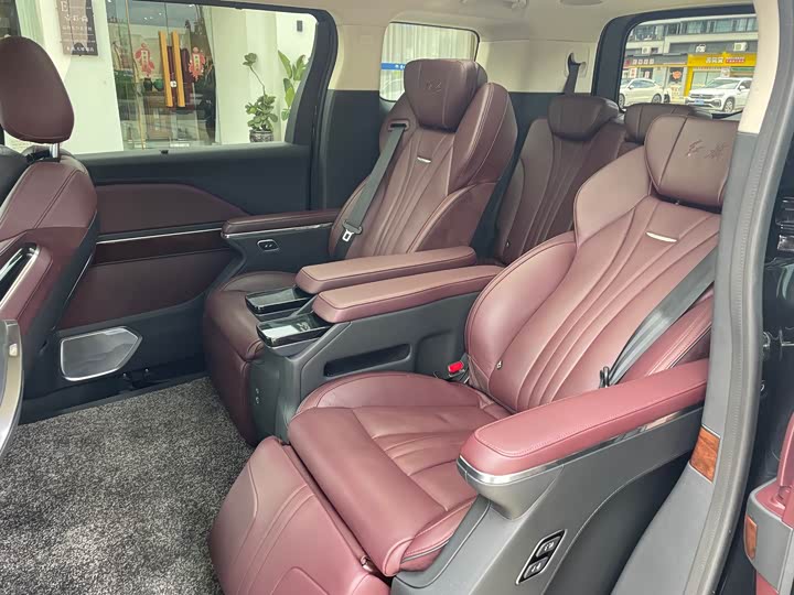 Фото 5 - Hongqi HQ9