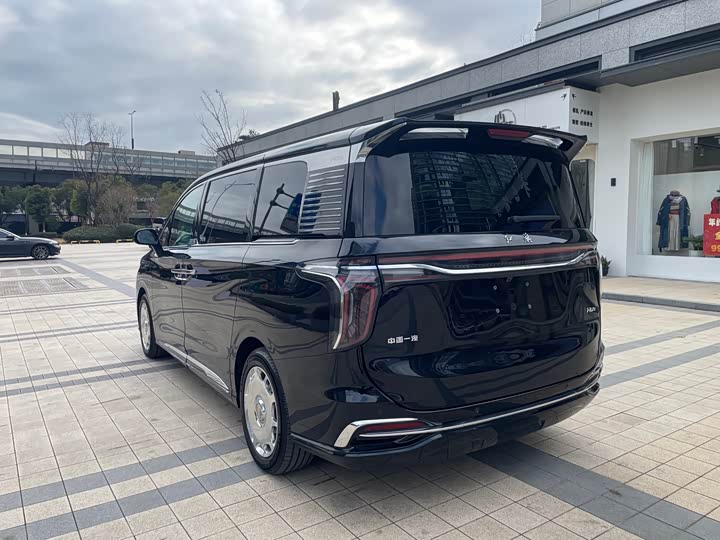 Фото 6 - Hongqi HQ9