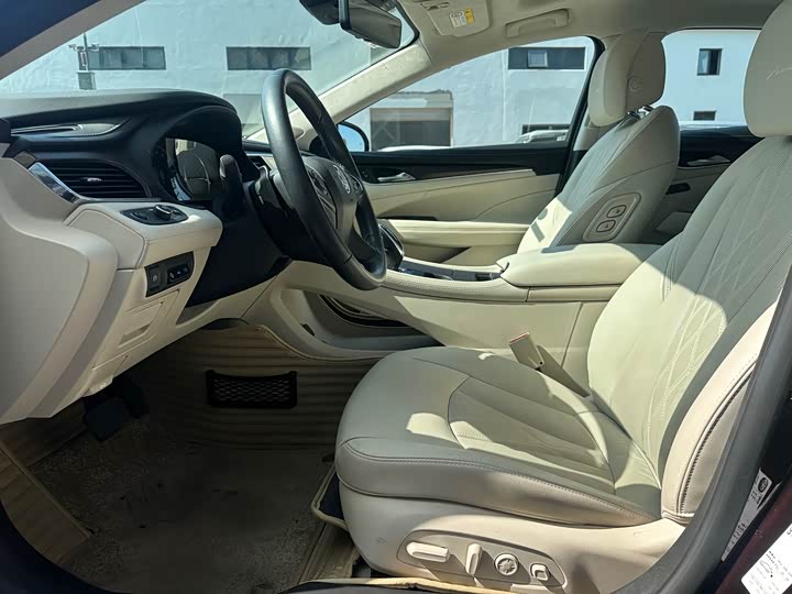 Фото 9 - Buick LaCrosse