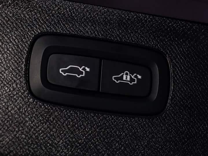 Фото 7 - Volvo XC90