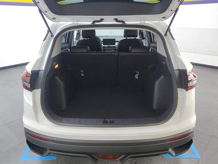 Фото 4 - Geely Coolray