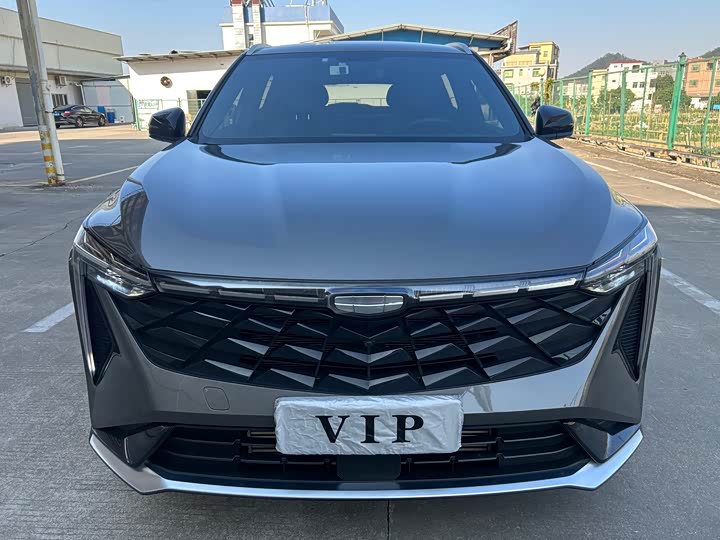 Фото 2 - Geely Atlas