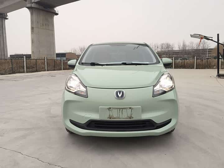 Фото 2 - Changan BenBen E-Star