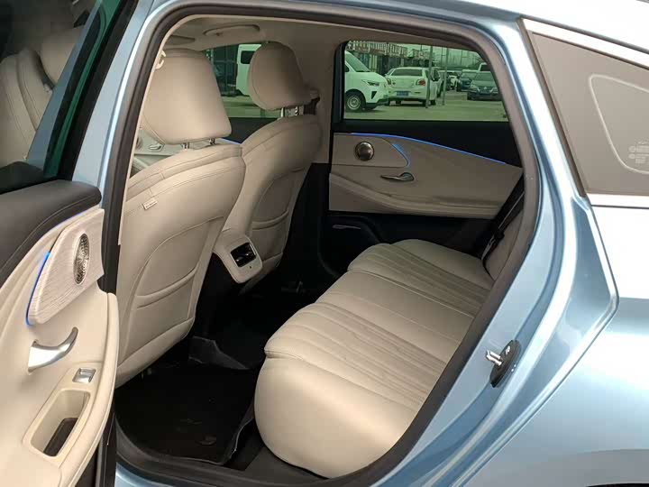 Photo 6 - Chery Fulwin A8