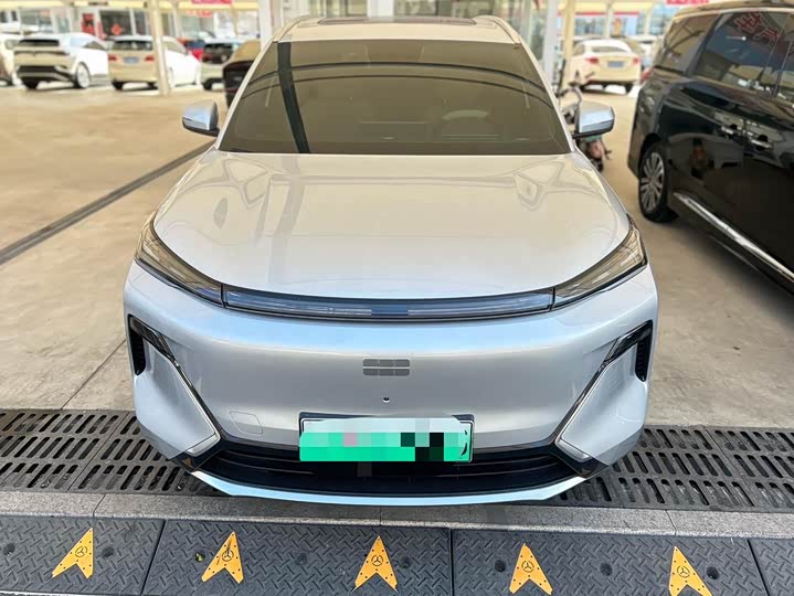 Фото 2 - Geely Galaxy Starship 7