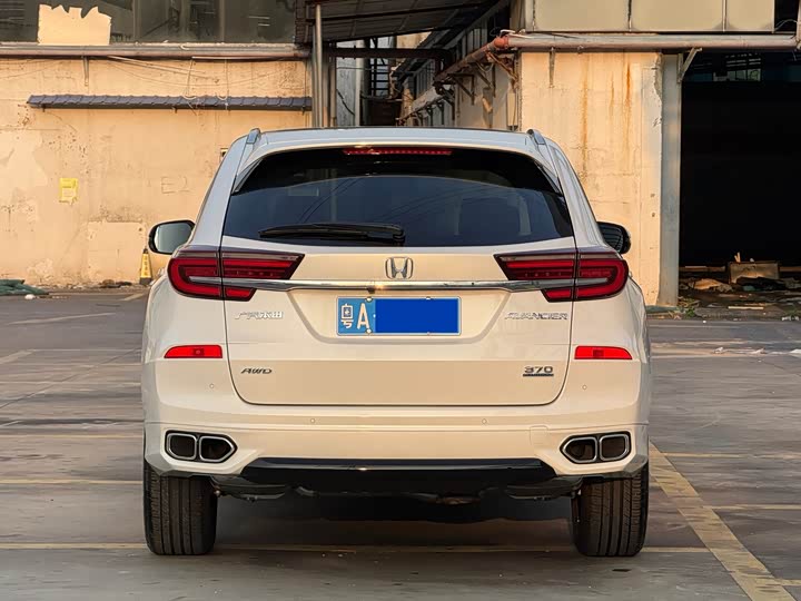 Фото 4 - Honda Avancier