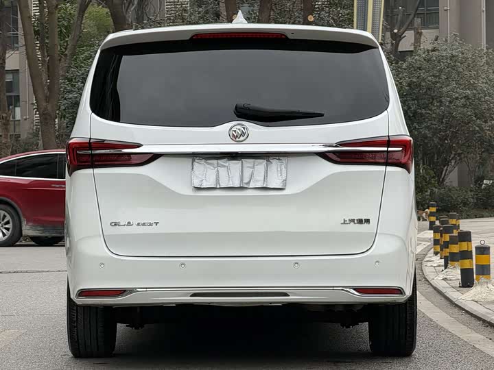 Photo 7 - Buick GL8 ES