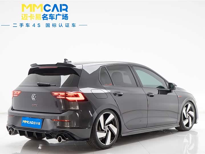 Фото 3 - Volkswagen Golf GTI