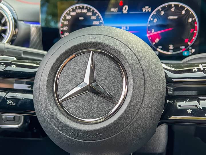 Фото 8 - Mercedes-Benz A-Class