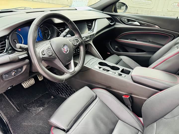 Photo 5 - Buick Regal