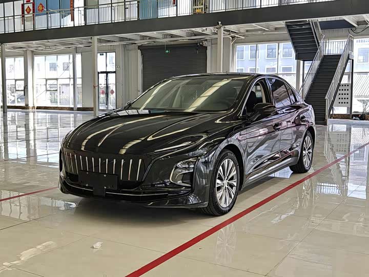 Фото 1 - Hongqi E-QM5