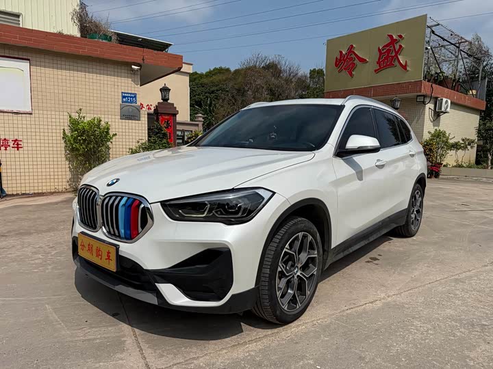 Фото 2 - BMW X1
