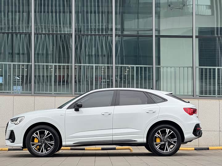 Фото 4 - Audi Q3 Sportback