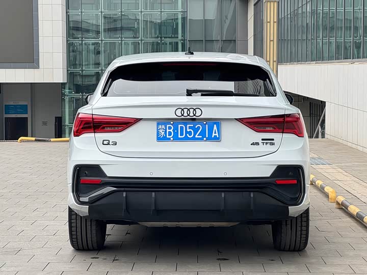 Фото 8 - Audi Q3 Sportback