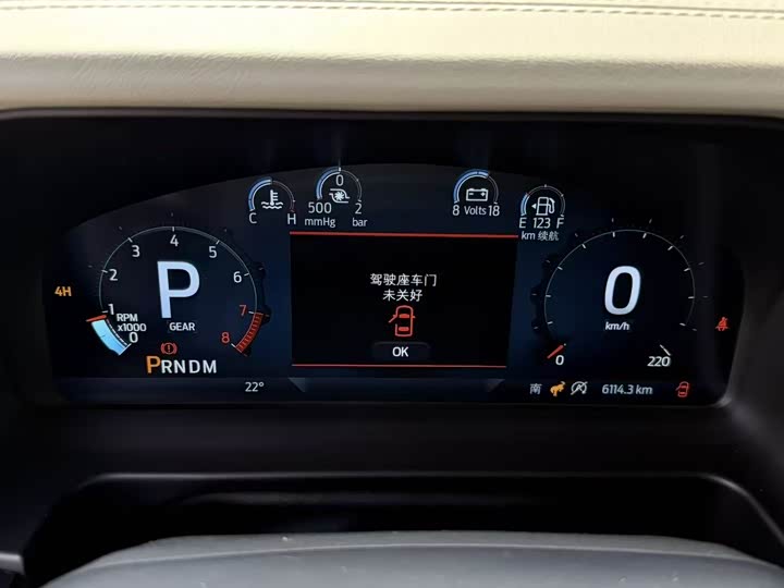 Photo 6 - Ford Bronco