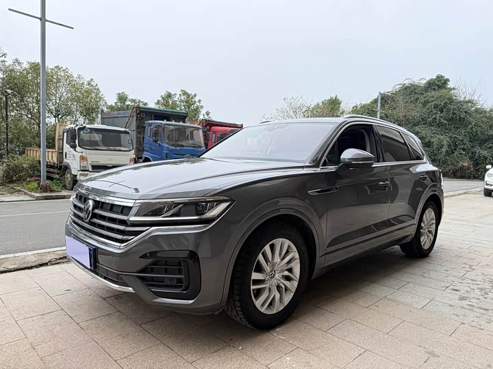 Photo 1 - Volkswagen Touareg