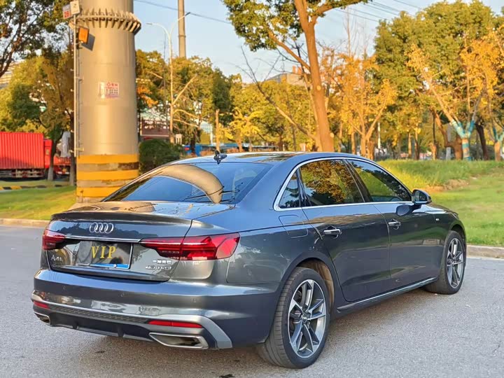 Фото 7 - Audi A4L