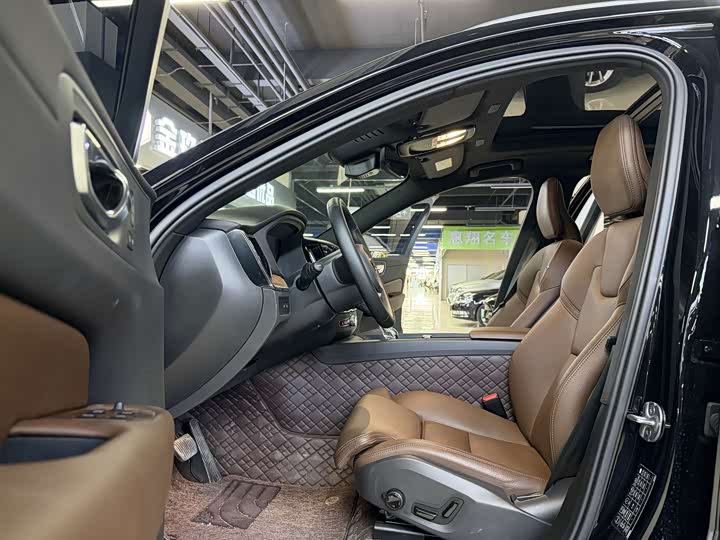 Фото 7 - Volvo XC60 Hybrid