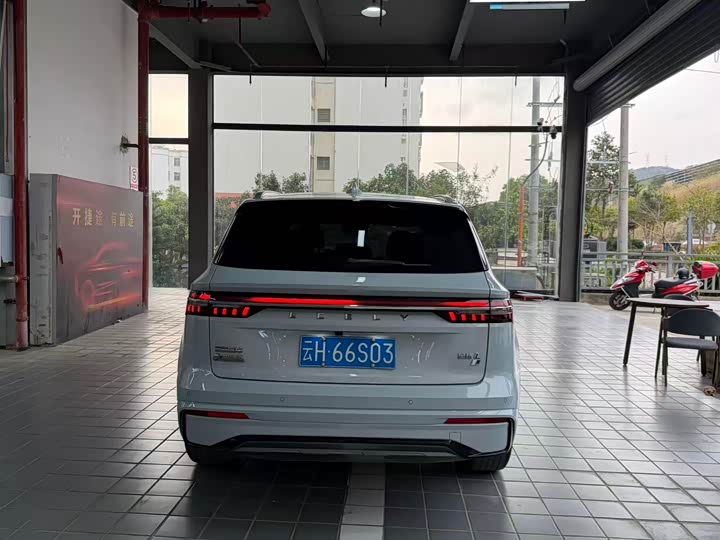Zdjęcie 8 - Geely Monjaro