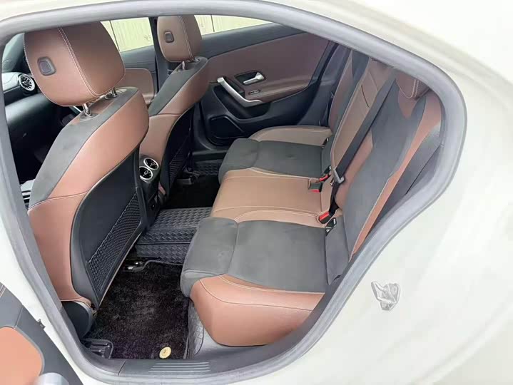 Фото 4 - Mercedes-Benz A-Class