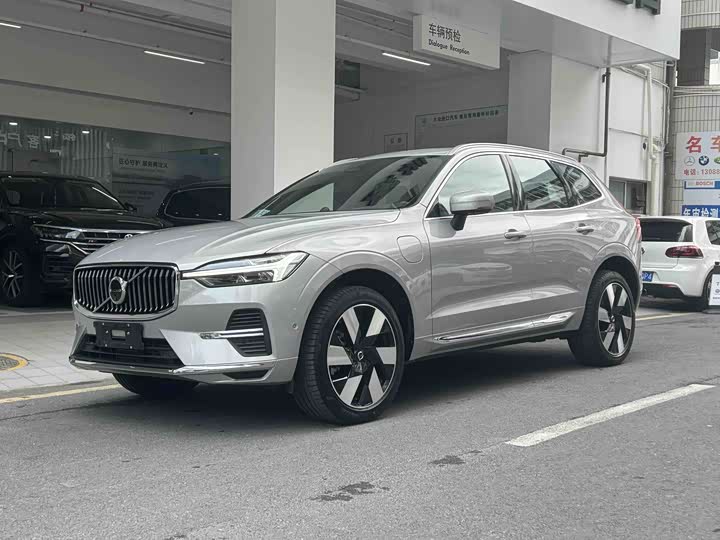 Photo 1 - Volvo XC60 Hybrid