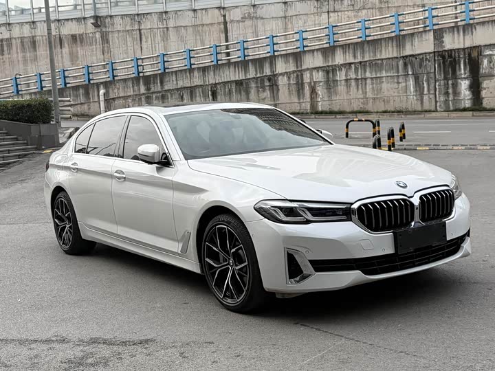 Фото 2 - BMW 5 Series
