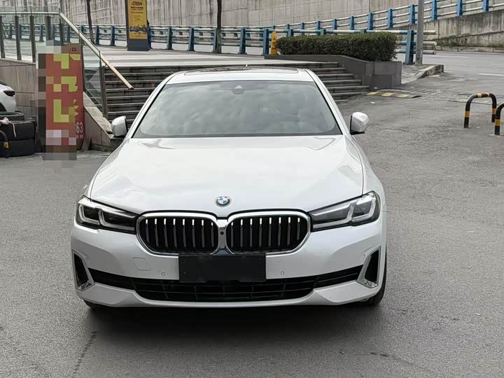 Фото 3 - BMW 5 Series
