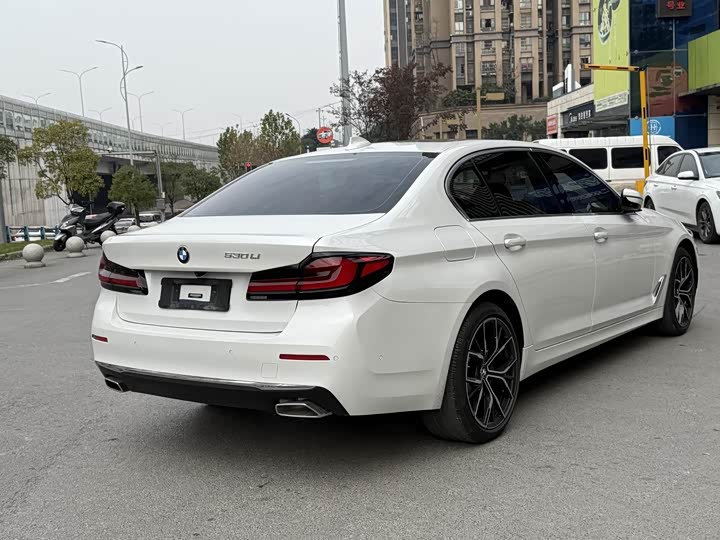 Фото 7 - BMW 5 Series