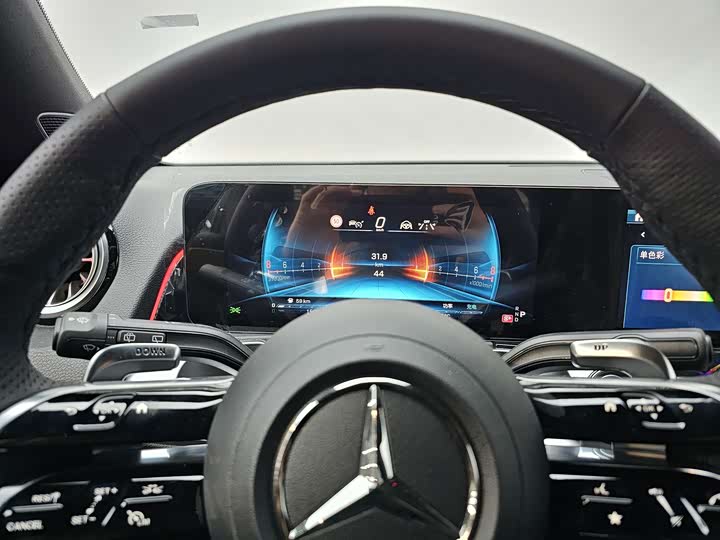Photo 8 - Mercedes-Benz GLB-Class AMG