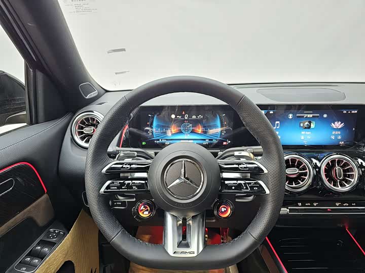 Photo 9 - Mercedes-Benz GLB-Class AMG