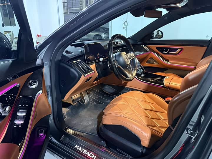 Фото 2 - Mercedes-Benz Maybach S-Class