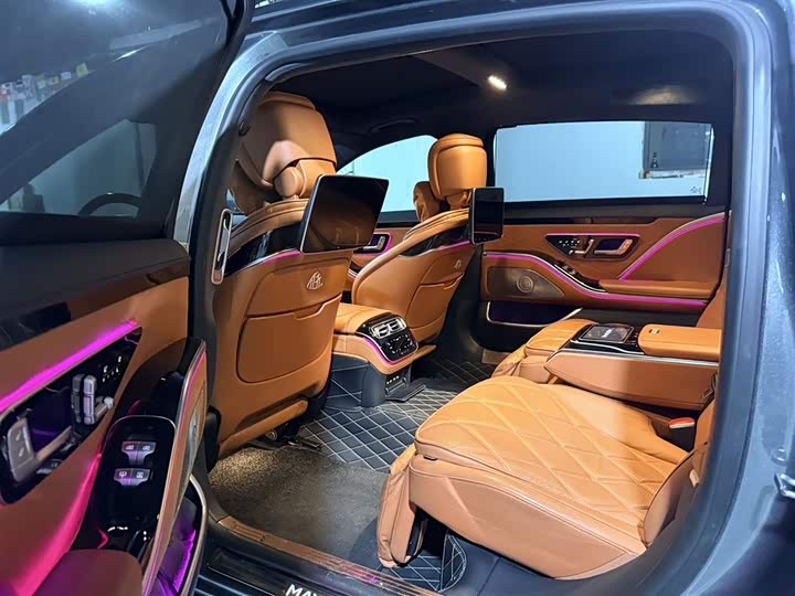 Фото 4 - Mercedes-Benz Maybach S-Class