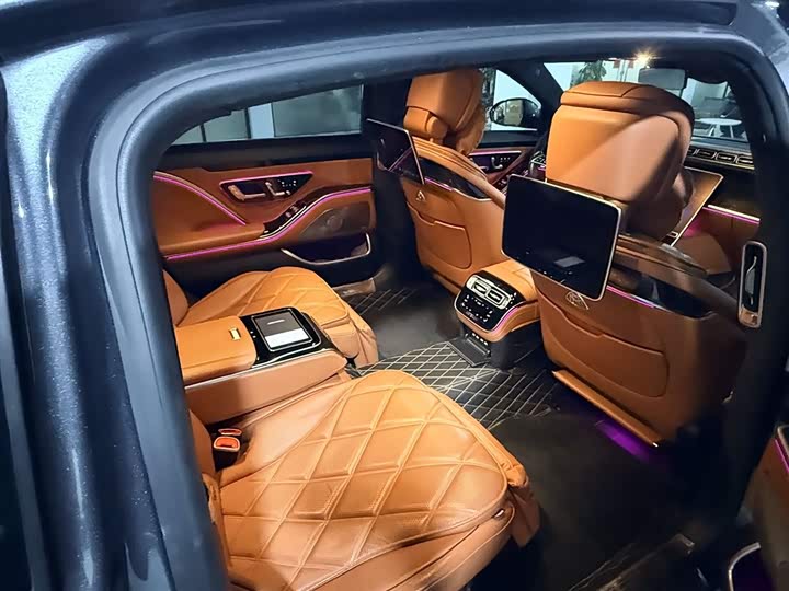 Фото 5 - Mercedes-Benz Maybach S-Class