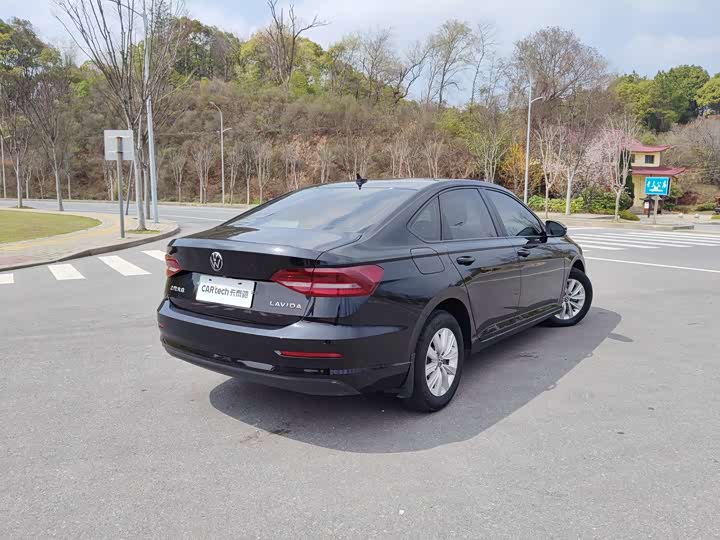 Фото 4 - Volkswagen Lavida