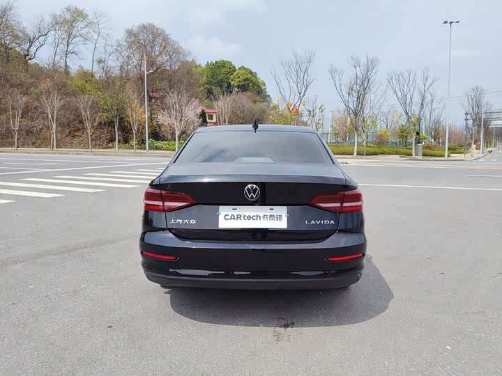 Фото 5 - Volkswagen Lavida