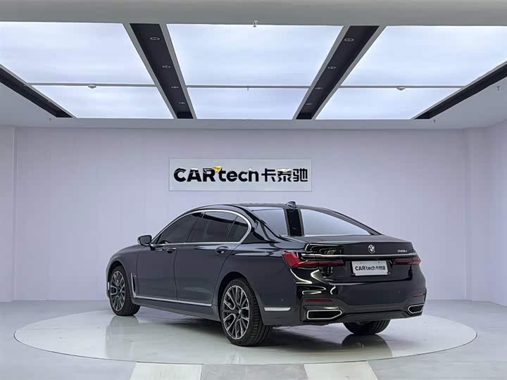 Photo 3 - BMW 7 Series