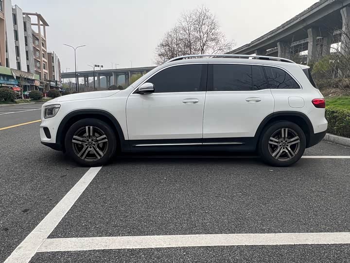 Фото 4 - Mercedes-Benz GLB-Class