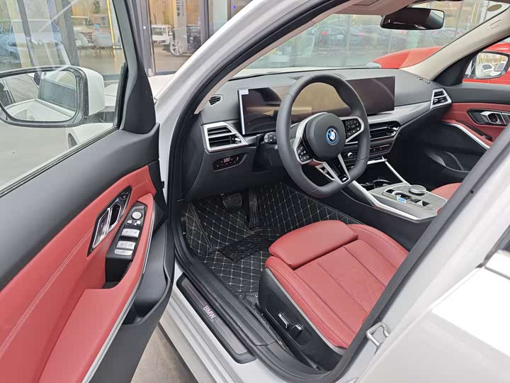 Фото 3 - BMW i3