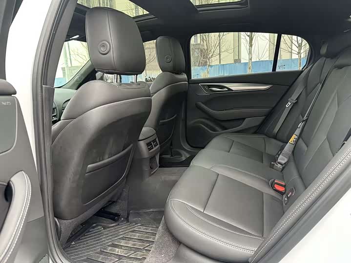 Фото 6 - Cadillac CT5