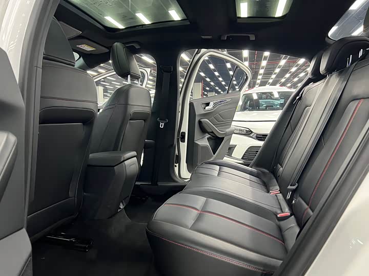 Photo 8 - Ford Focus