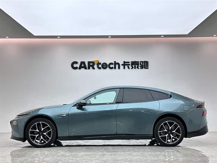 Фото 2 - XPeng P7