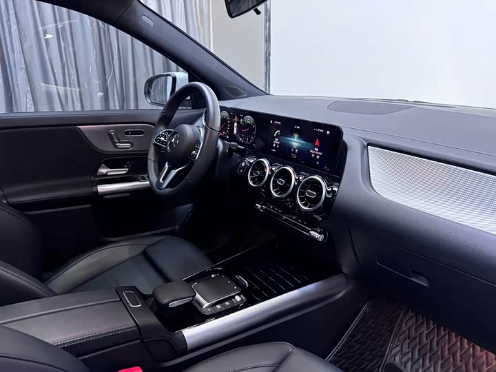 Фото 6 - Mercedes-Benz GLA-Class