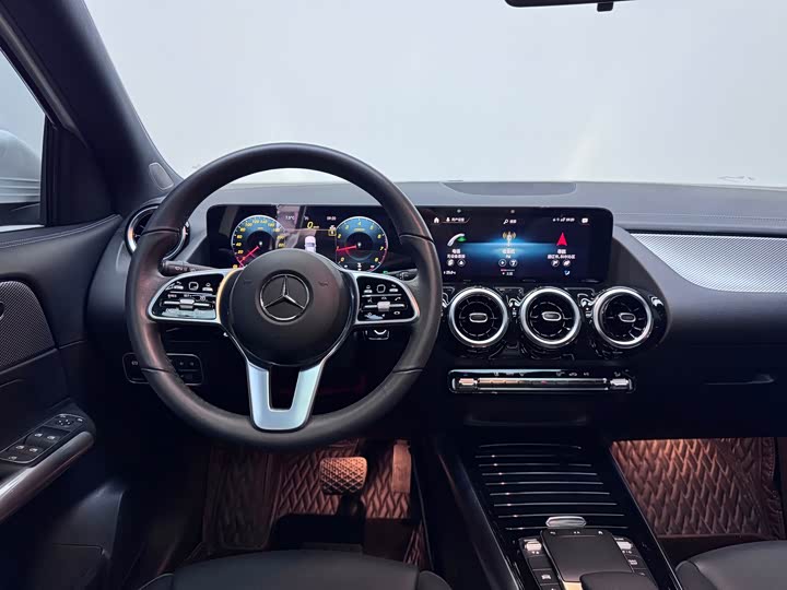 Фото 8 - Mercedes-Benz GLA-Class