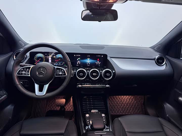 Фото 9 - Mercedes-Benz GLA-Class