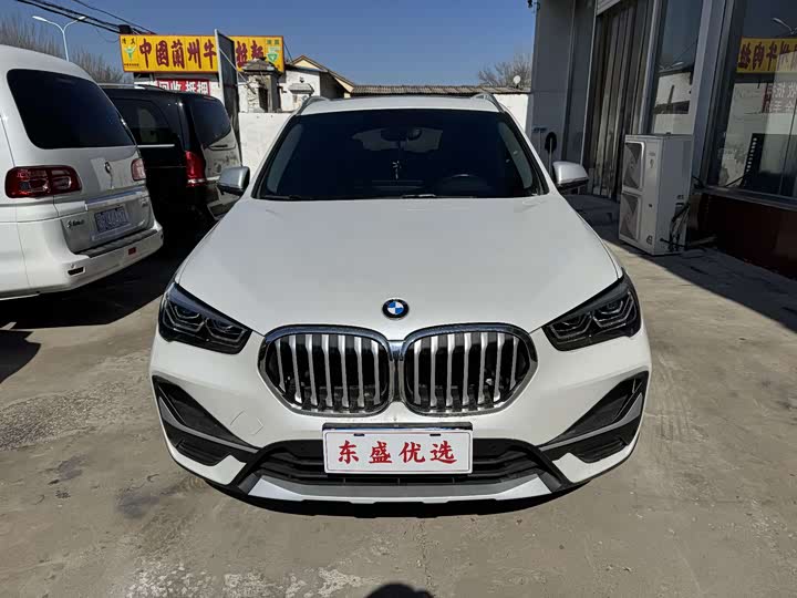 Фото 2 - BMW X1