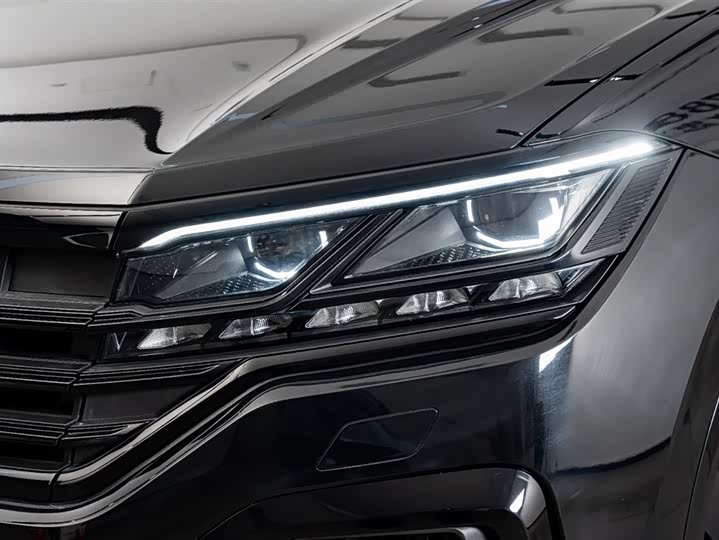 Фото 4 - Volkswagen Touareg