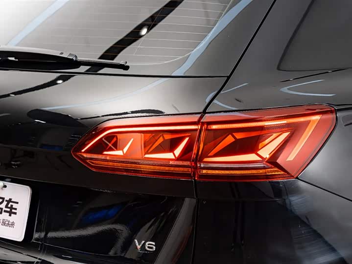 Фото 9 - Volkswagen Touareg