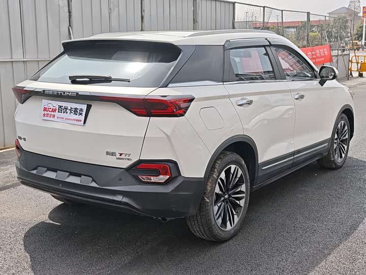 Фото 4 - Bestune T77