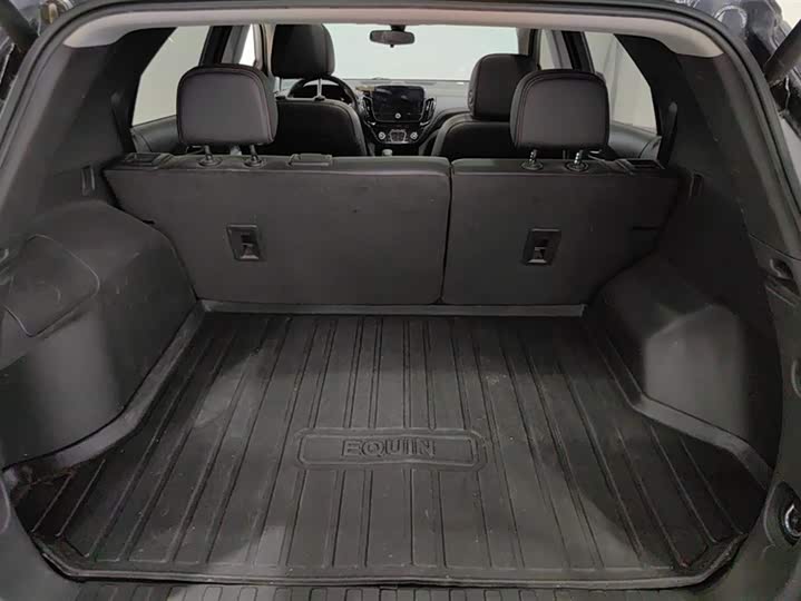 Фото 4 - Chevrolet Equinox
