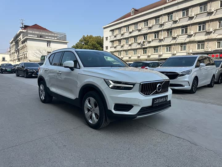 Фото 3 - Volvo XC40